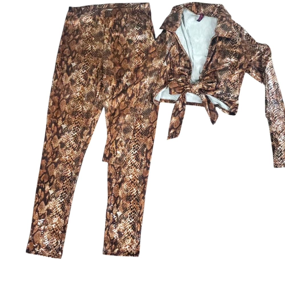 Stylish Brown Snake Print outfit